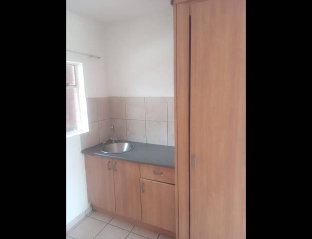 1 BEDROOM APARTMENT FOR SALE IN AUCKLAND PARK